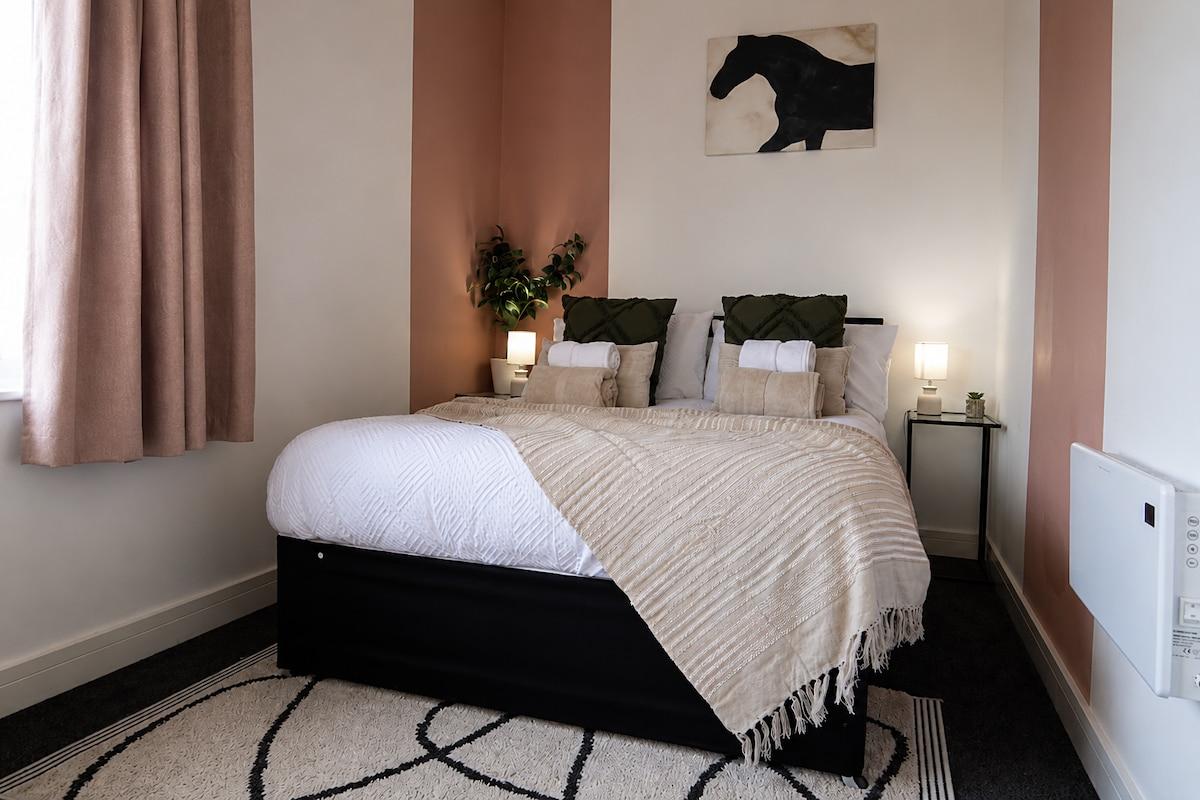 Near Old Trafford & Media City | 2BR Apartment1